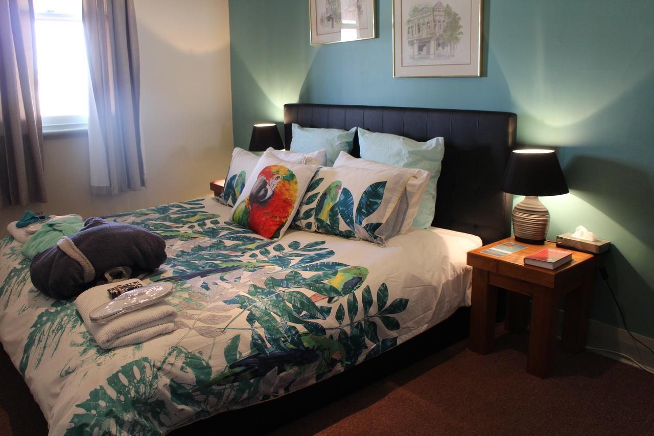 Queen Of The Murchison Guest House & Cafe Cue Extérieur photo