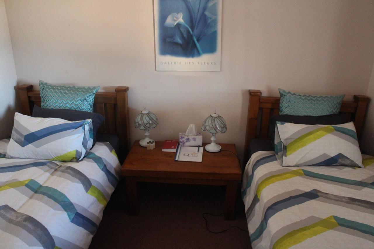 Queen Of The Murchison Guest House & Cafe Cue Extérieur photo